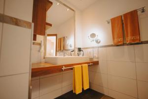 Η κουζίνα ή μικρή κουζίνα στο Wirtshaus Gruber Weitenegg +30 φωτογραφίες