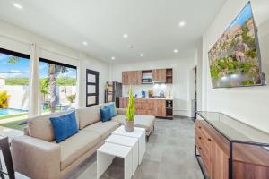 Η κουζίνα ή μικρή κουζίνα στο Palm Beach Sea La Vie Suites