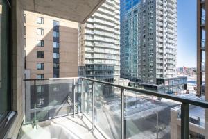 Balkón nebo terasa v ubytování The Lennox 2 Bedroom Corporate Rental in Ottawa 713