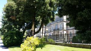 Zdjęcie z galerii obiektu PISO DE 3 HABITACIONES, CON GARAJE INCLUIDO, A 1500 metros de la CATEDRAL w Santiago de Compostela