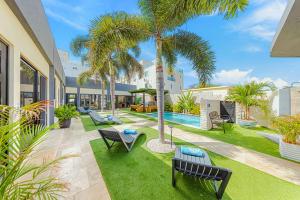 Πισίνα στο ή κοντά στο Palm Beach Sea La Vie Suites