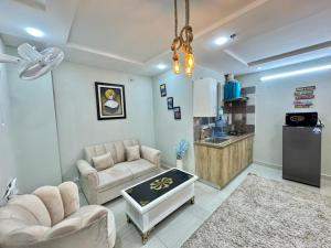 Η κουζίνα ή μικρή κουζίνα στο Luxury Apartment Islamabad