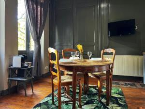 TV a/nebo společenská místnost v ubytování T2 lumineux & charmant, balcon - Amiens centre