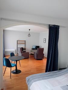 Ένα ή περισσότερα κρεβάτια σε δωμάτιο στο FORUM 134, 36 m2 en plein centre ville