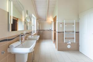 Ένα μπάνιο στο Strandgut +30 φωτογραφίες