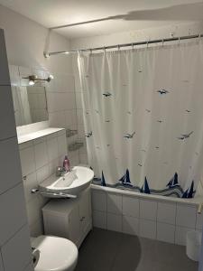 Ένα μπάνιο στο Kaiser-Rooms Dresdener Ring 3 6OG Nähe VW Werk