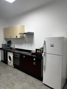 Η κουζίνα ή μικρή κουζίνα στο Spacious villa