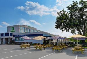 Restaurace v ubytování Holiday Inn Philadelphia-Cherry Hill by IHG