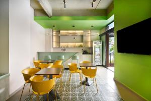 Μια τηλεόραση ή/και κέντρο ψυχαγωγίας στο Hotel Attic 33