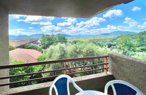 Nespecifikovaný výhled na hory nebo výhled na hory při pohledu z aparthotelu