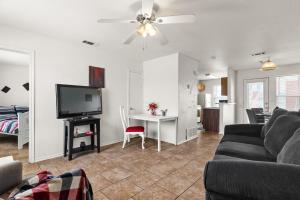 Φωτογραφία από το άλμπουμ του 2B1B condo mins from Ft Hood & Town σε Killeen