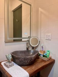 Ένα μπάνιο στο Hideout Garden Suite Adults Only