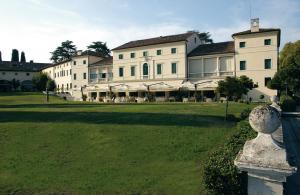 Κήπος έξω από το Villa Michelangelo Vicenza – Starhotels Collezione