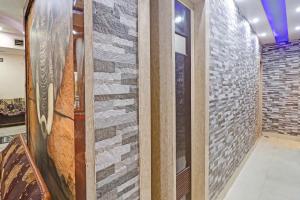 Vannituba majutusasutuses Hotel O Shree Narayan Regency