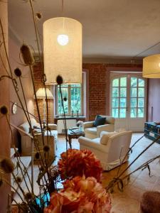 Posezení v ubytování LA GARBATA b&b + 39 fotografií