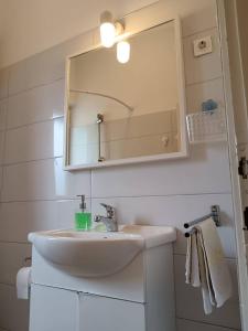 Ένα μπάνιο στο Apartment Jadris