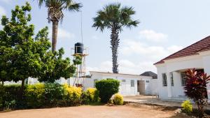 Aed väljaspool majutusasutust Bijilo