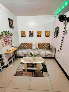 Χώρος καθιστικού στο Staycation at Brgy Cupang