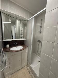 Koupelna v ubytování T2 à 50m de la plage