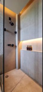 Ένα μπάνιο στο Casa de Luxo na praia - São Miguel dos Milagres