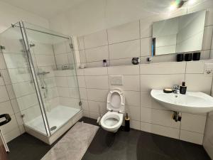 Ένα μπάνιο στο City-Apartment Kassel Direkt im Zentrum +41 φωτογραφίες