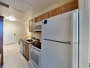 Køkken eller tekøkken på Harbour Beach Resort 105