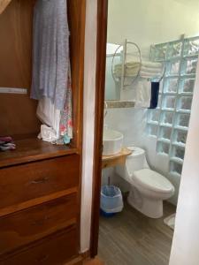 Et badeværelse på Mar y Cielo Beach House