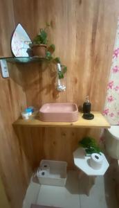 Koupelna v ubytování Quarto com bela vista