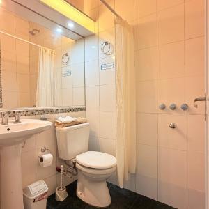 Koupelna v ubytování G7 Confortable Monoambiente Triple con Cochera