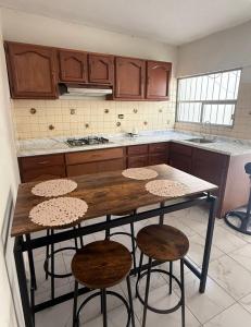 Η κουζίνα ή μικρή κουζίνα στο Casa en renta colonia Antonio rosales