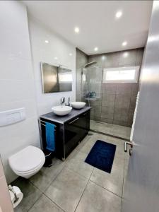 Ένα μπάνιο στο GuestHouse dos Limites +46 φωτογραφίες