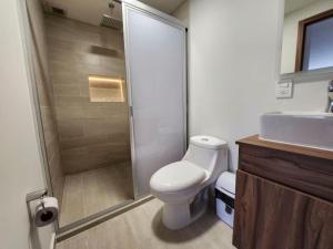 Et badeværelse på 15 Súper Loft con Aire Acondicionado, Consulado