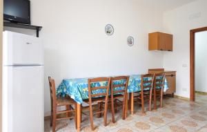 Η κουζίνα ή μικρή κουζίνα στο Nice Apartment In Casal Velino With Wifi
