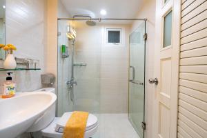 Ένα μπάνιο στο Adventure Hotel +67 φωτογραφίες