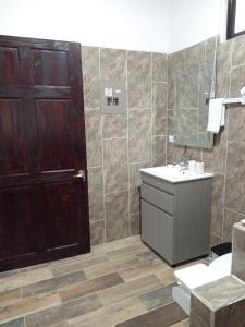 Gallery image of Pino Longe, Río Celeste in Upala