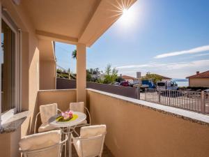 Μπαλκόνι ή βεράντα στο Peaceful Villa in Dramalj with bubble bath