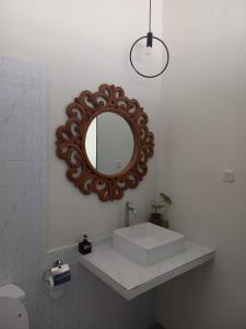 Ένα μπάνιο στο rumah keboon