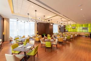 Khu vực ghế ngồi tại Hilton Garden Inn Zhanjiang, Renmin Avenue