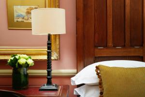 Postel nebo postele na pokoji v ubytování The Gore London - Starhotels Collezione + 45 fotografií