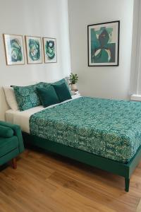 Postel nebo postele na pokoji v ubytování Exclusive Suites in MDR-Venice with Pool, GYM & HotTub