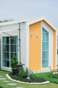 a model of a house with a garden at Waveway bangsaen 1 in Ban Thai Don (2)