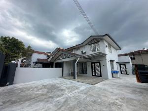 Το κτήριο όπου στεγάζεται  η παραθεριστική κατοικία