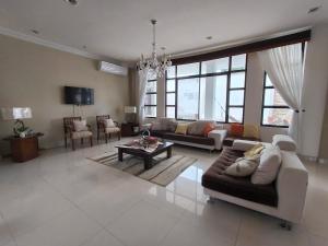 Μια τηλεόραση ή/και κέντρο ψυχαγωγίας στο Enchanted Haven