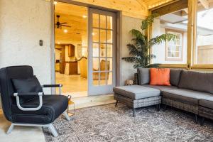 Χώρος καθιστικού στο Escape to Villa Serena +28 φωτογραφίες