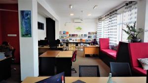 Posezení v ubytování Impressions Spaces Coworking from 9 AM to 5 PM Please note that overnight stays are not permitted