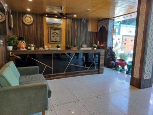 Posezení v ubytování Collection O Uttaranchal University Premnagar