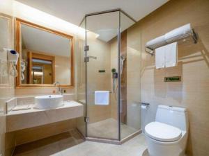 Koupelna v ubytování Vienna Hotel Shenzhen Pingdi Huancheng South Road + 128 fotografií