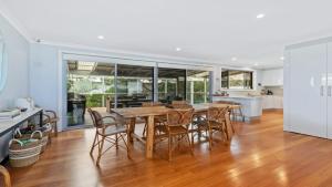 Η κουζίνα ή μικρή κουζίνα στο 81 The Boulevarde Hawks Nest