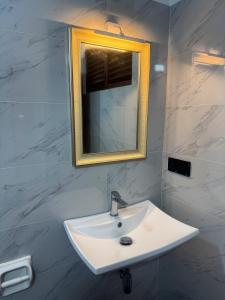 Ένα μπάνιο στο Extreme Comfort Apartment