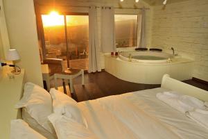 Ένα μπάνιο στο נופי גמלא - 2 סוויטות מדהימות ונעימות לזוגות במעלה גמלא